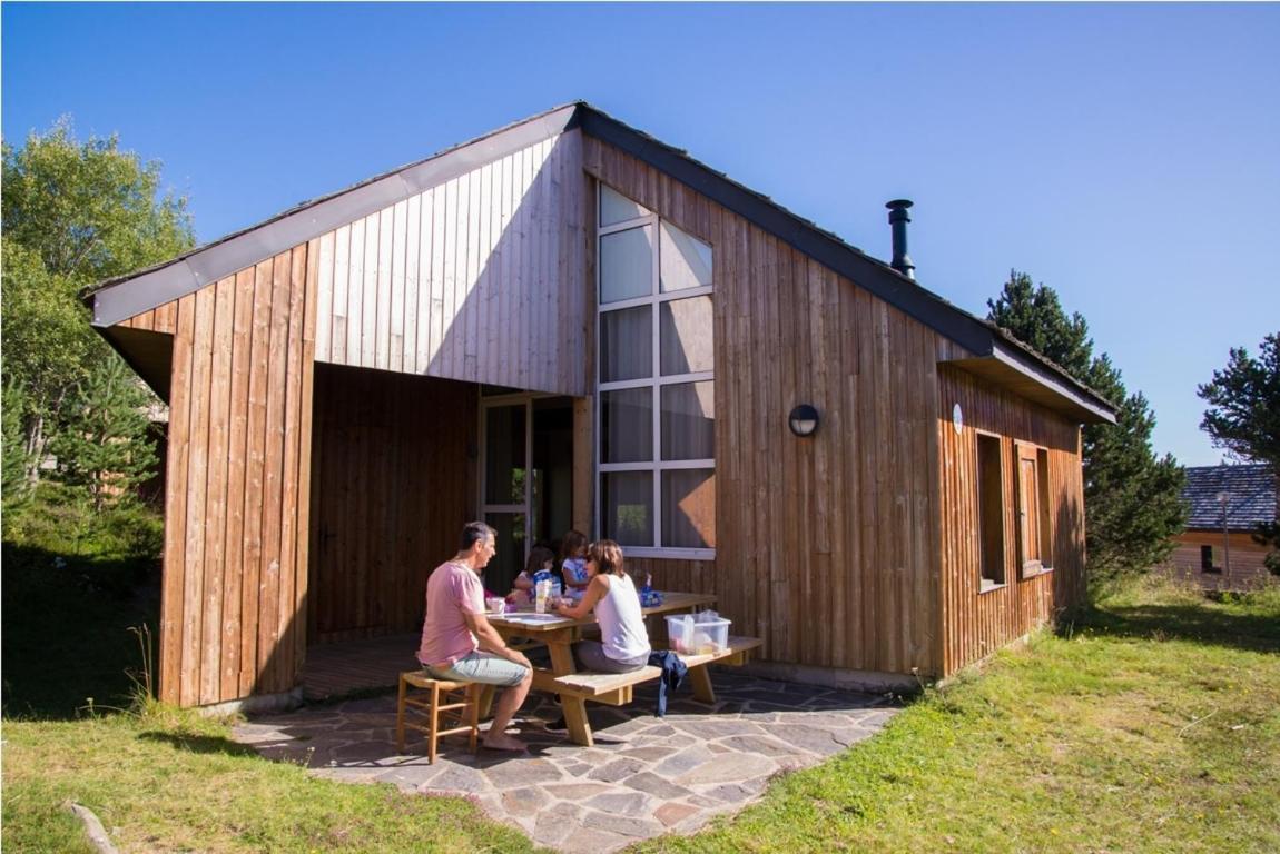 Les Bouviers Villa Saint-Denis  Eksteriør billede