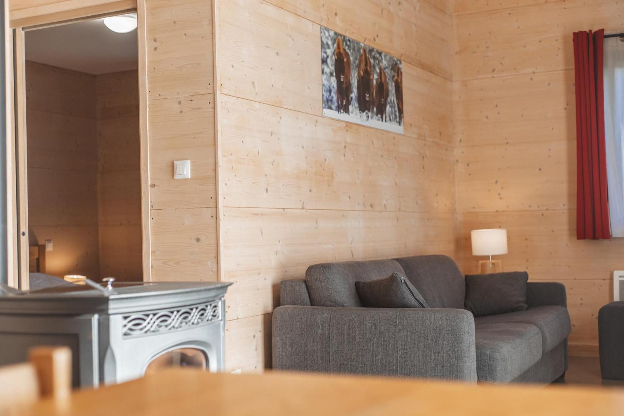 Les Bouviers Villa Saint-Denis  Eksteriør billede